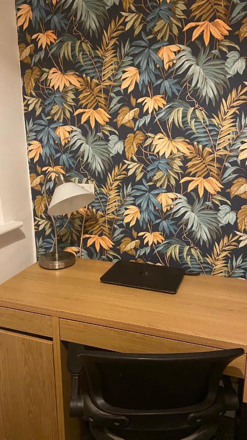 Casa de férias Refurbished 3 Bed House In Manchester